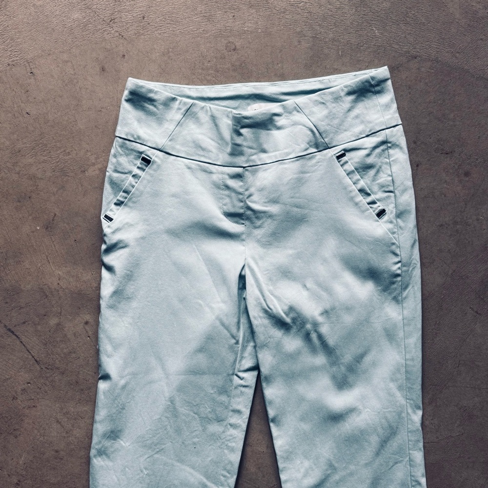 Soho Apparel Sky Blue Capri Stretchy Pants (S) faux pockets